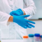 Kimyasal Ortamlarda El Güvenliği: EN374 Standardını Doğru Okumak